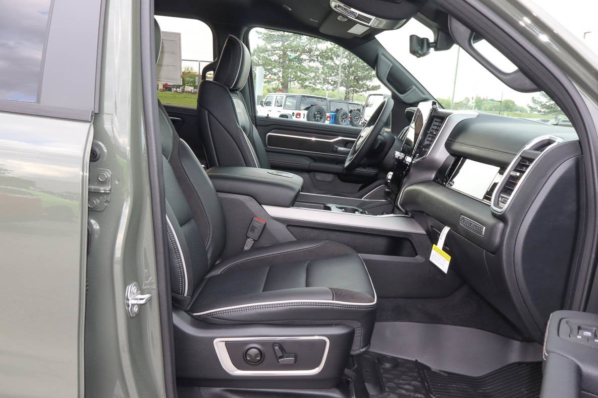 2026 RAM 1500 Laramie 4x4 Crew Cab 5'7 Box