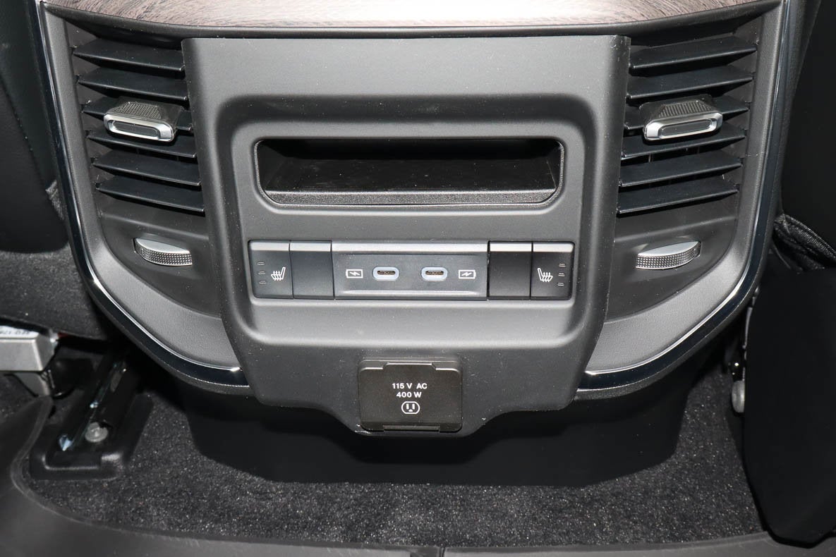 2026 RAM 1500 Laramie 4x4 Crew Cab 5'7 Box
