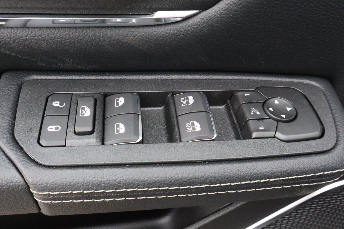 2026 RAM 1500 Laramie 4x4 Crew Cab 5'7 Box