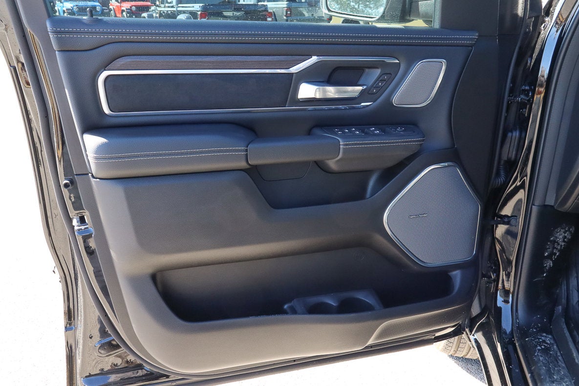 2026 RAM 1500 Laramie 4x4 Crew Cab 5'7 Box