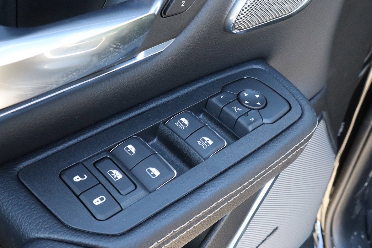 2026 RAM 1500 Laramie 4x4 Crew Cab 5'7 Box