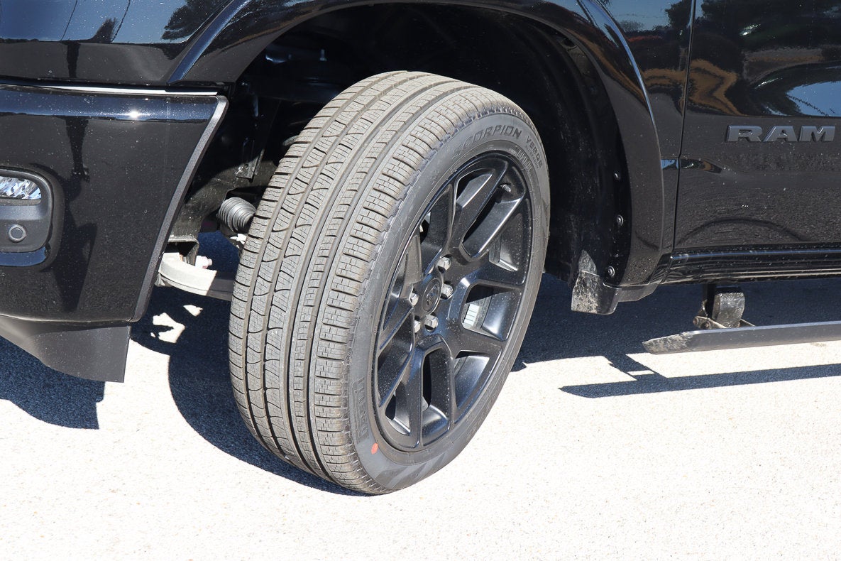 2026 RAM 1500 Laramie 4x4 Crew Cab 5'7 Box