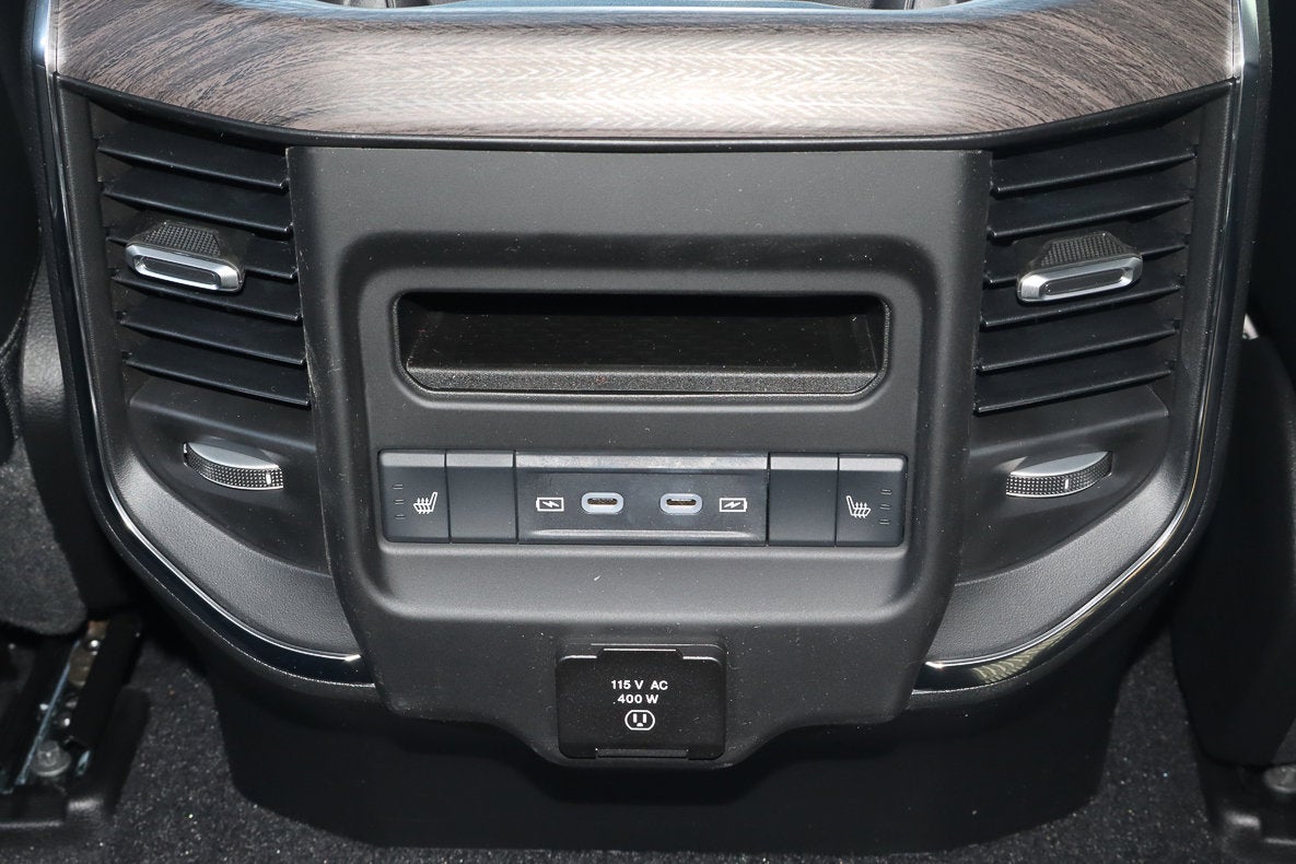 2026 RAM 1500 Laramie 4x4 Crew Cab 5'7 Box