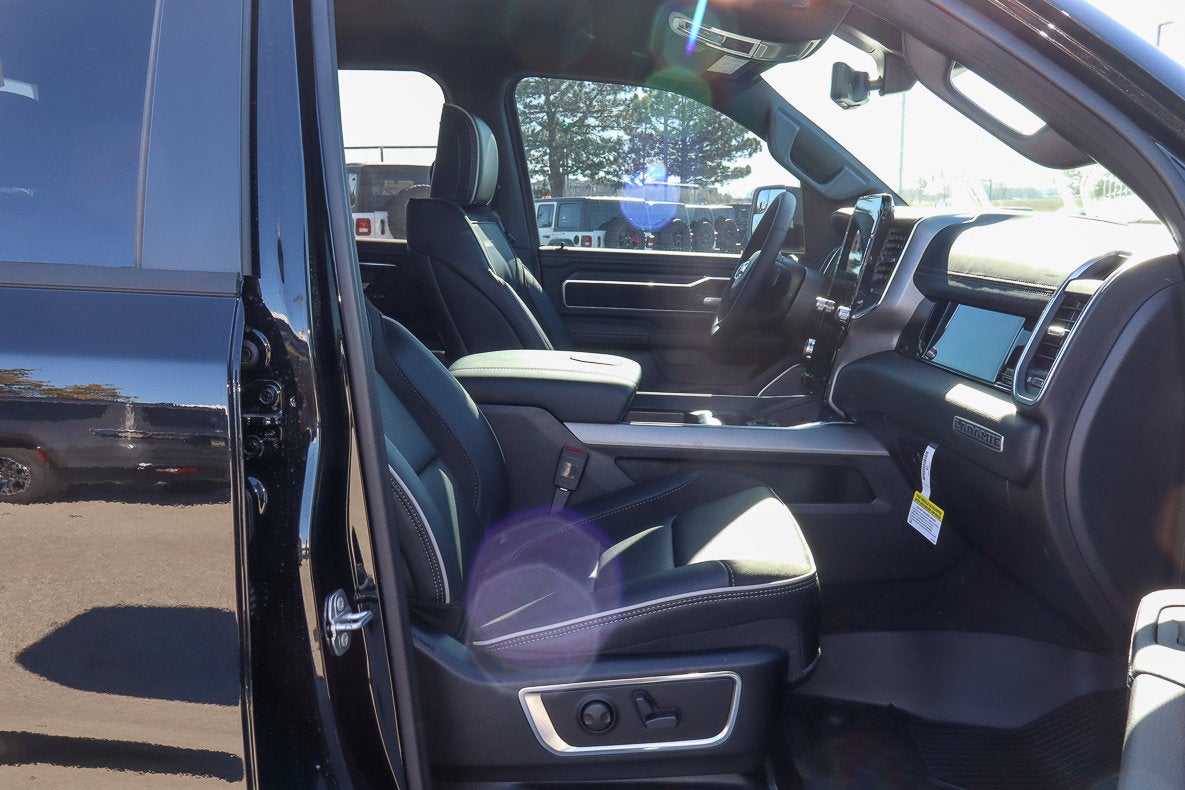 2026 RAM 1500 Laramie 4x4 Crew Cab 5'7 Box