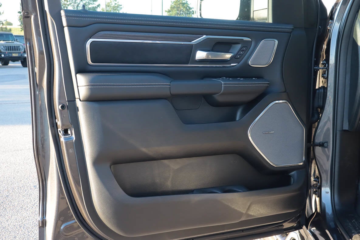 2027 RAM 1500 Laramie 4x4 Crew Cab 5'7 Box