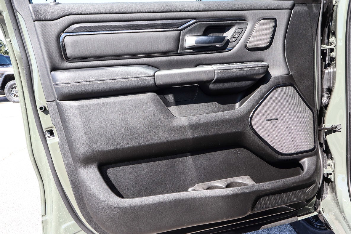 2026 RAM 1500 Rebel 4x4 Crew Cab 5'7 Box
