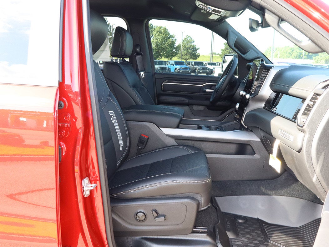 2026 RAM 1500 Rebel 4x4 Crew Cab 5'7 Box
