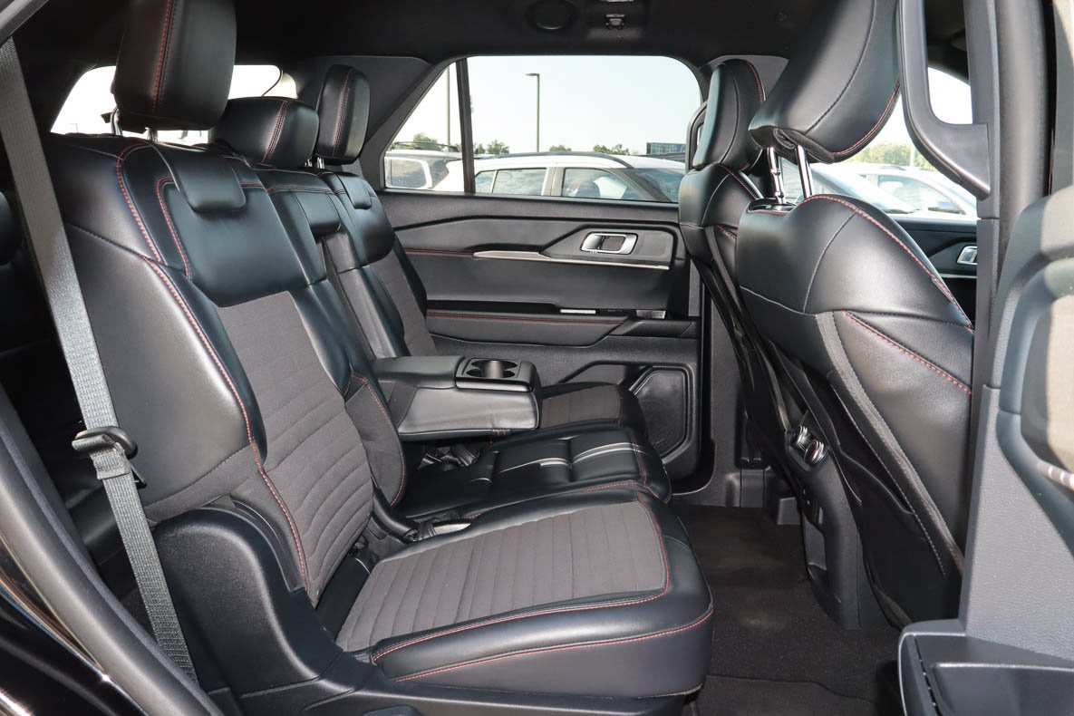 2025 Ford Explorer ST-Line 4WD