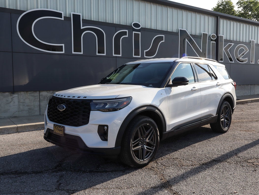 2025 Ford Explorer ST-Line 4WD
