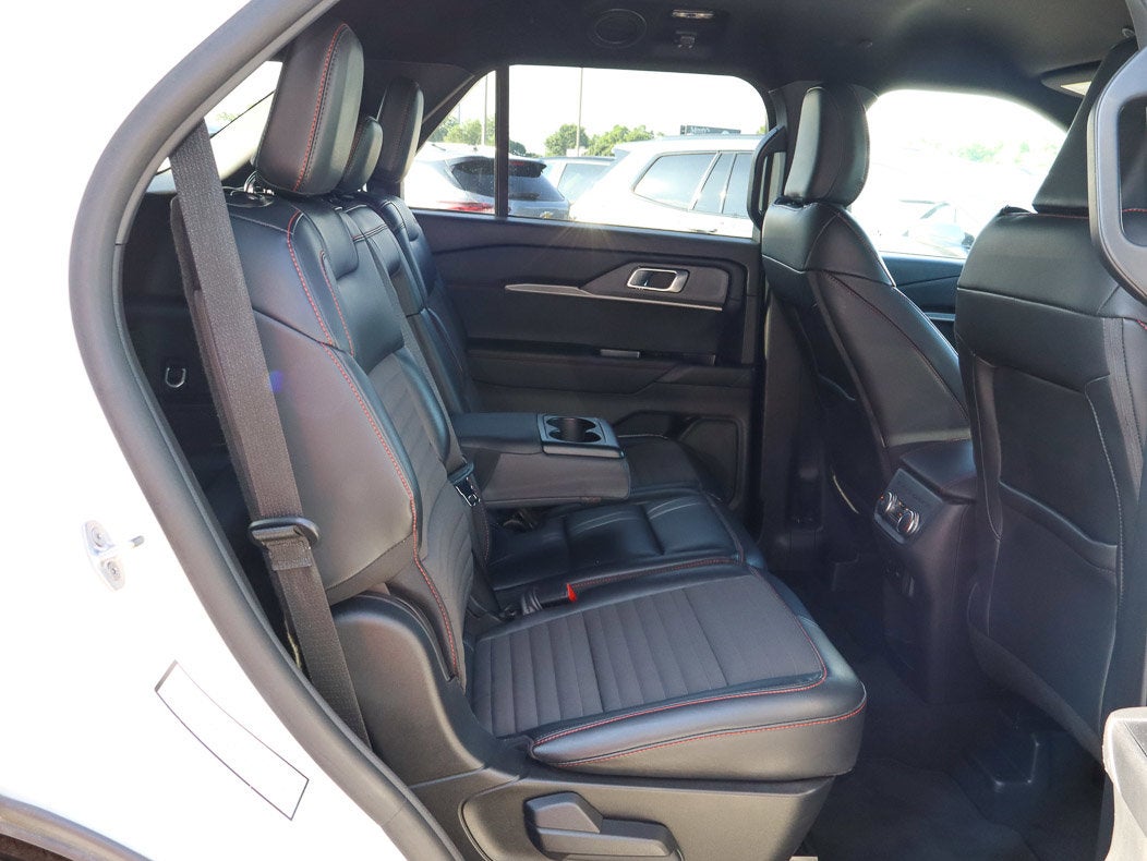 2025 Ford Explorer ST-Line 4WD