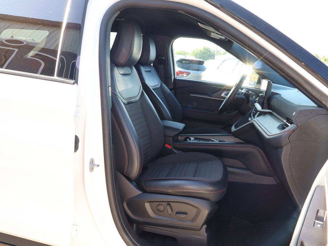 2025 Ford Explorer ST-Line 4WD