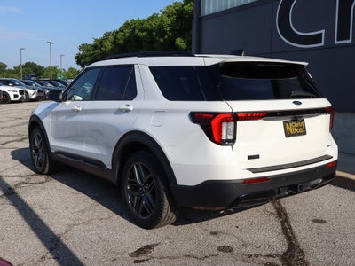 2025 Ford Explorer ST-Line 4WD