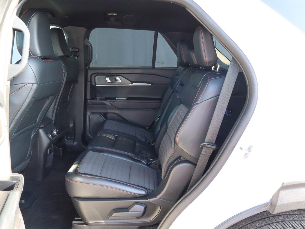 2025 Ford Explorer ST-Line 4WD