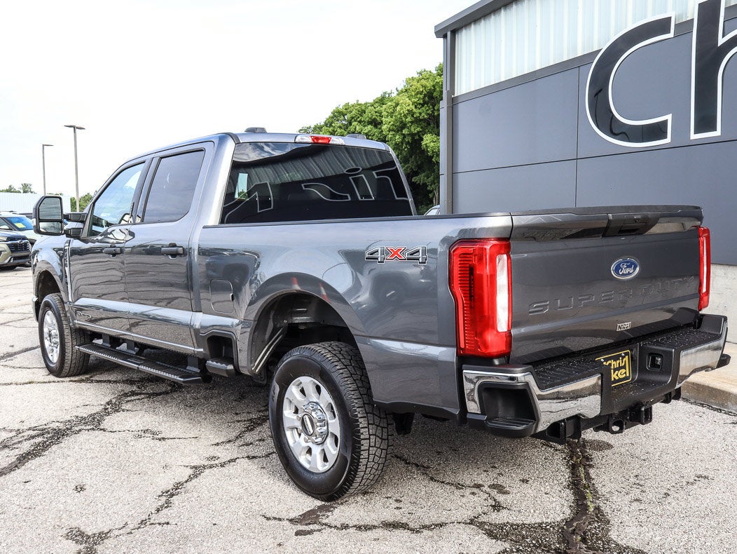 2024 Ford Super Duty F-250 SRW XLT 4WD Crew Cab 6.75' Box