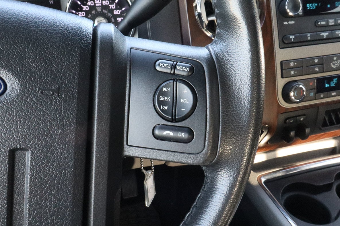 2011 Ford Super Duty F-250 SRW 4WD Crew Cab 156 Lariat