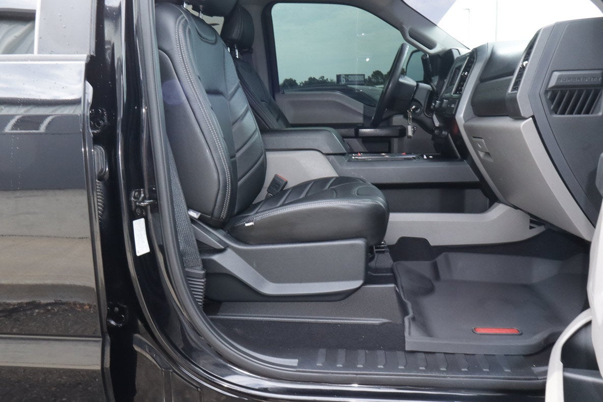 2020 Ford Super Duty F-350 DRW Limited 4WD Crew Cab 8' Box