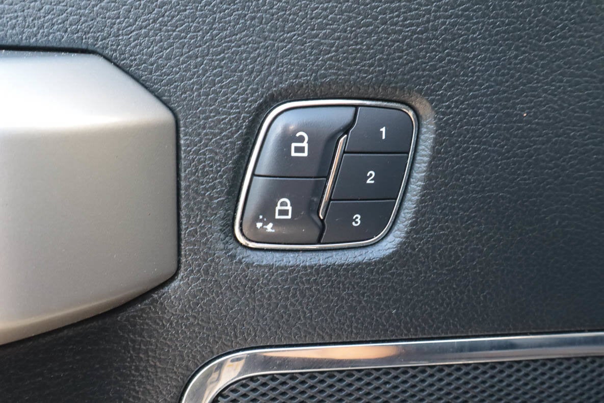 2016 Ford F-150 4WD SuperCrew 145 Lariat