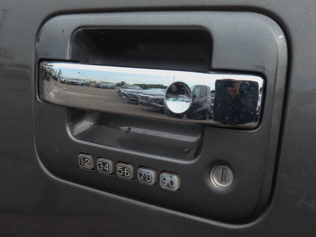 2014 Ford F-150 4WD SuperCrew 145 Platinum