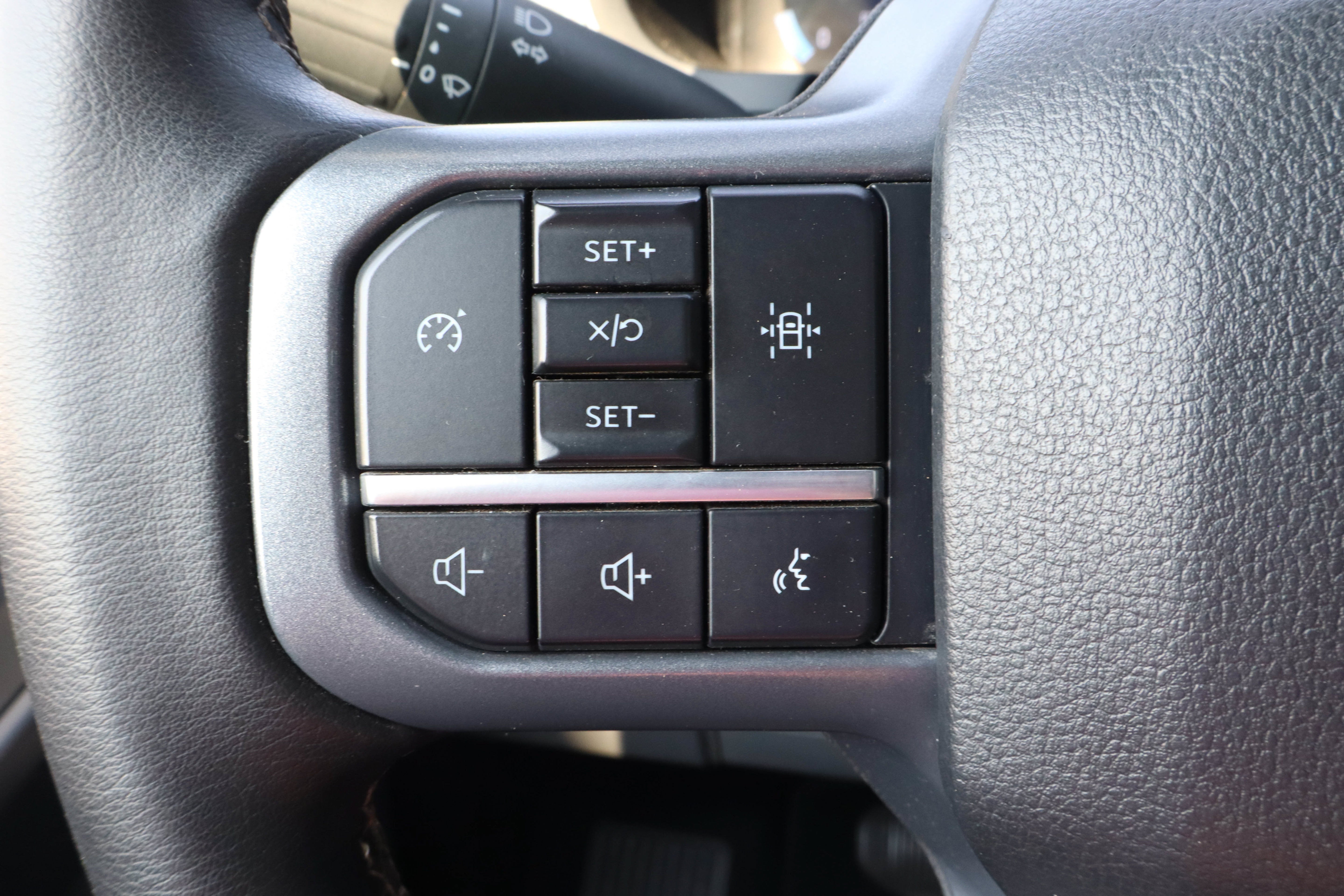 2025 Ford F-150 XLT 4WD SuperCrew 5.5' Box