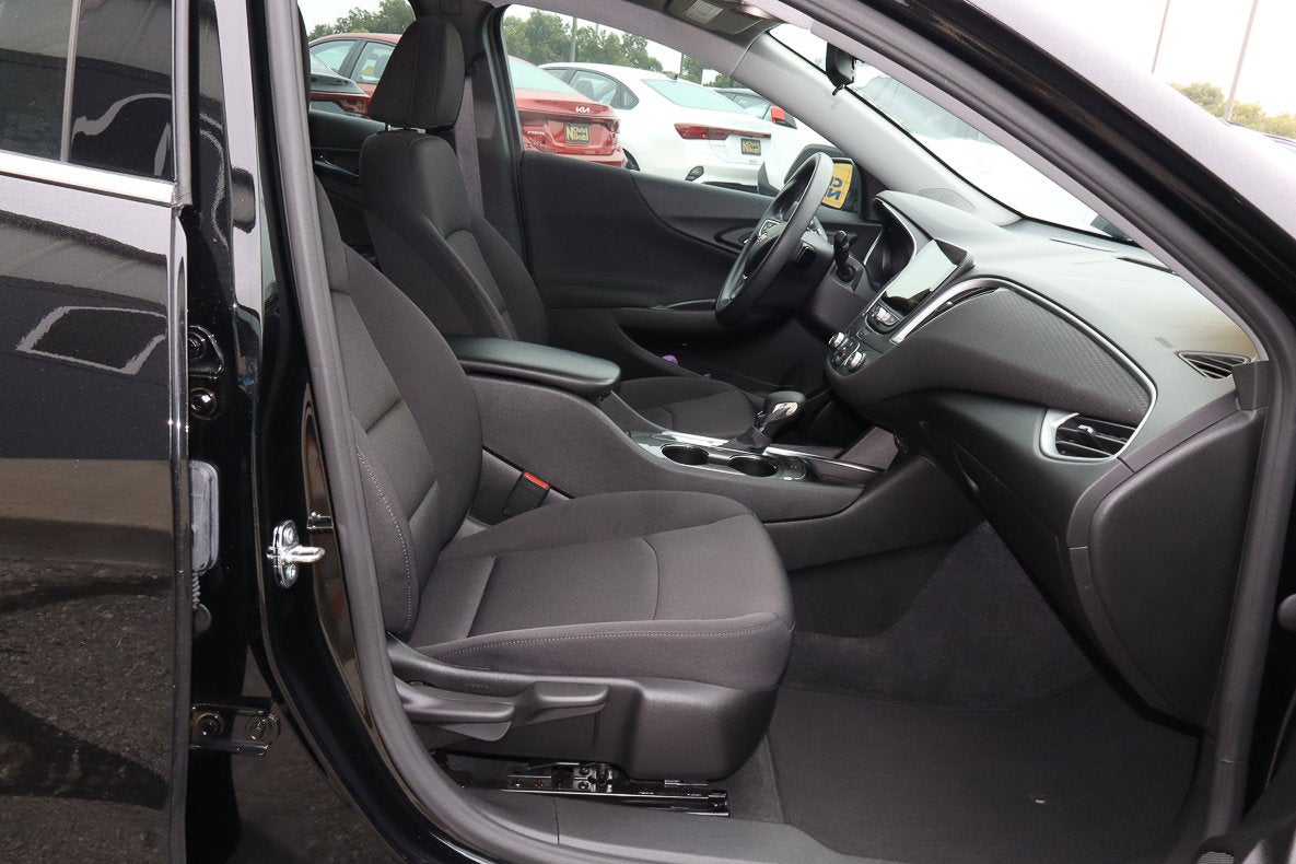 2022 Chevrolet Malibu LS