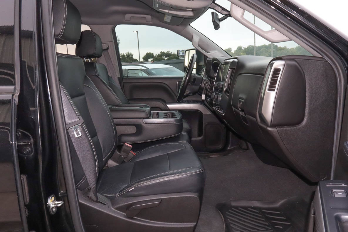 2019 Chevrolet Silverado 2500HD 4WD Crew Cab 153.7 LT
