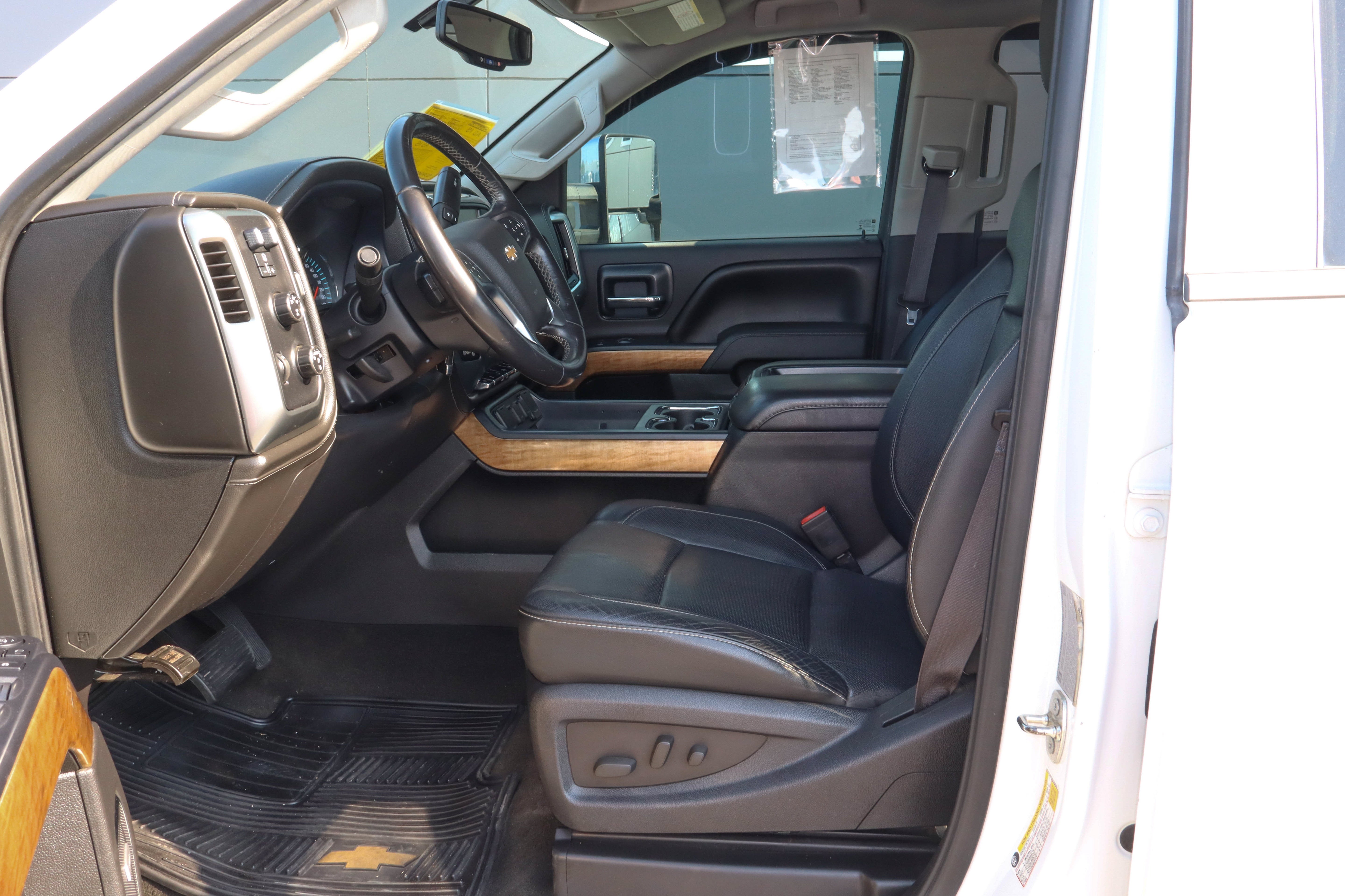 2015 Chevrolet Silverado 3500HD Built After Aug 14 4WD Crew Cab 167.7 LTZ