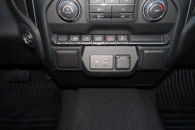 2023 Chevrolet Silverado 1500 4WD Crew Cab 147 Custom