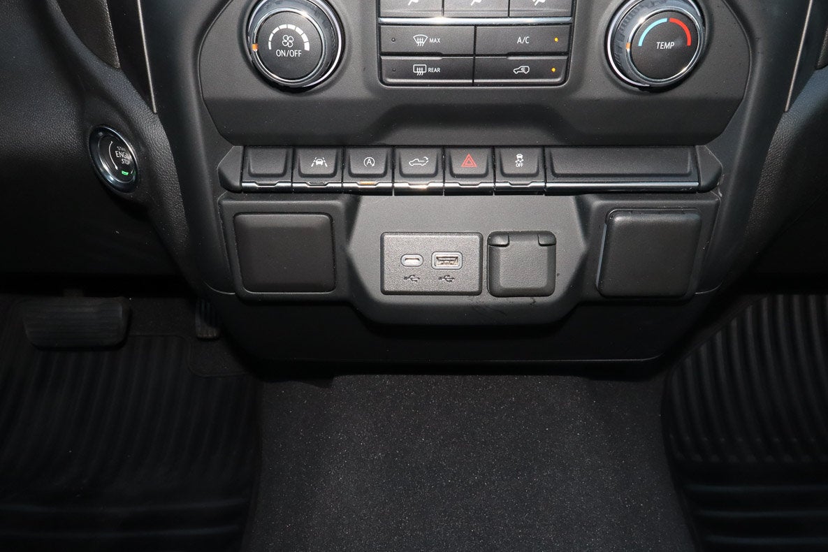 2023 Chevrolet Silverado 1500 4WD Crew Cab 147 Custom