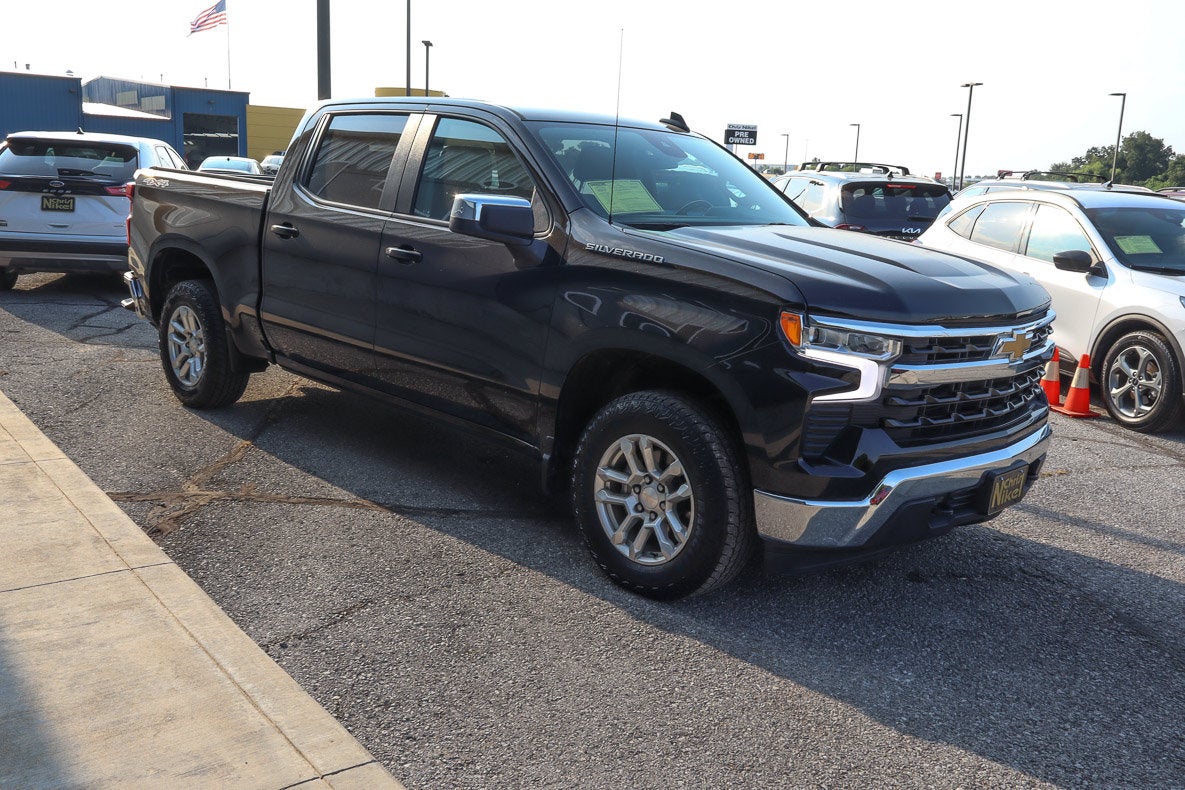 2024 Chevrolet Silverado 1500 4WD Crew Cab 147 LT w/1LT