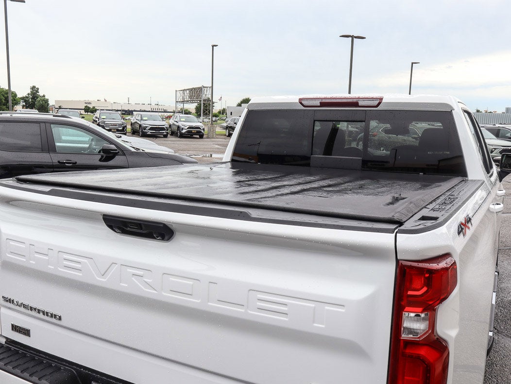 2022 Chevrolet Silverado 1500 4WD Crew Cab 147 RST