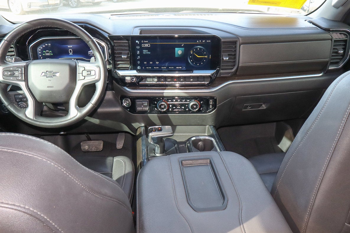 2022 Chevrolet Silverado 1500 4WD Crew Cab 147 RST