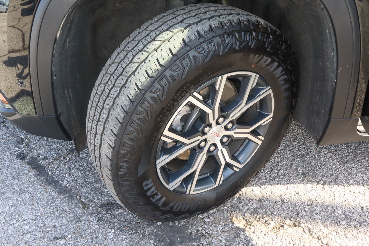 2025 GMC Acadia AWD 4dr AT4