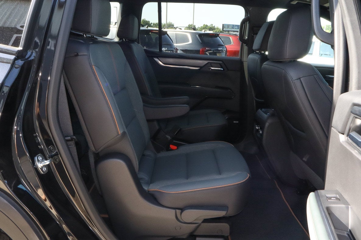 2025 GMC Acadia AWD 4dr AT4