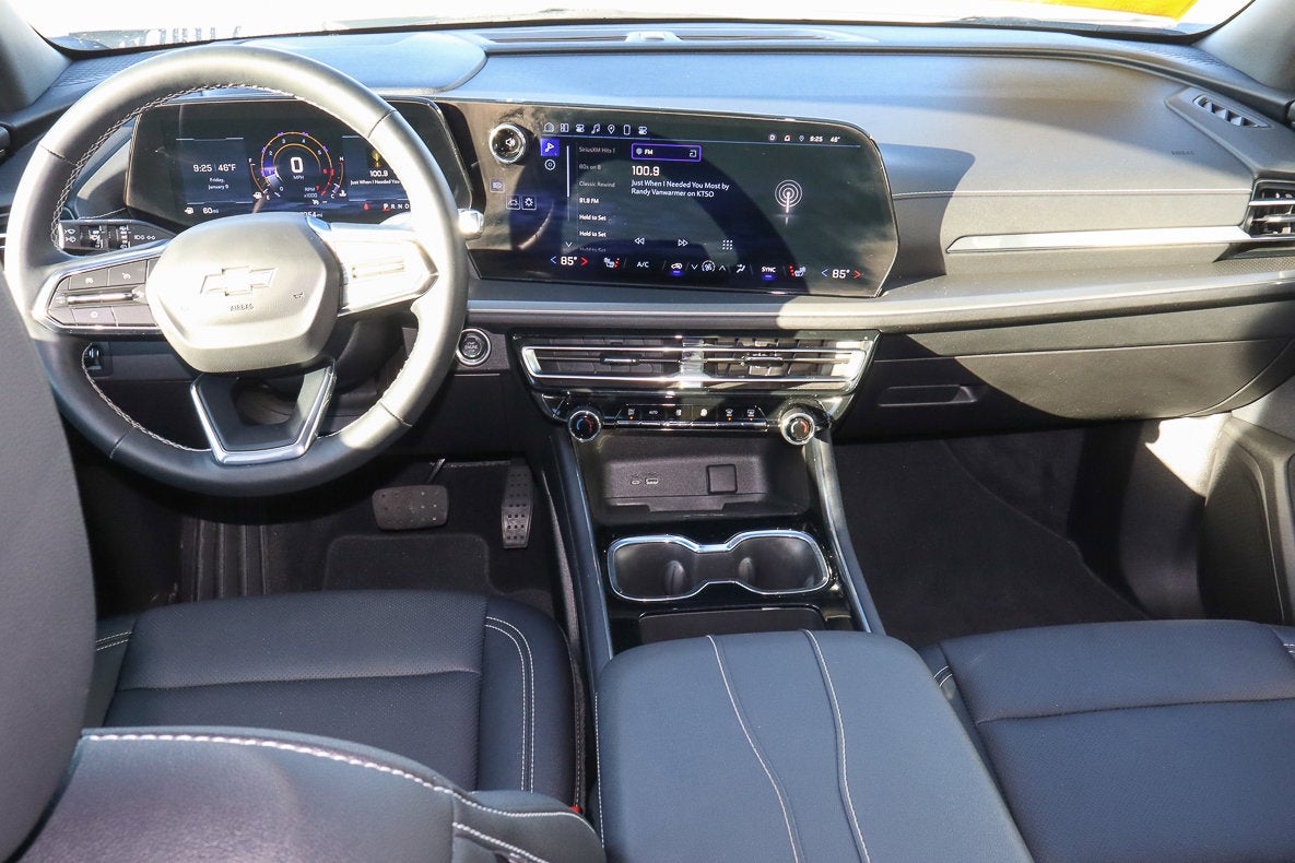 2025 Chevrolet Traverse FWD LT