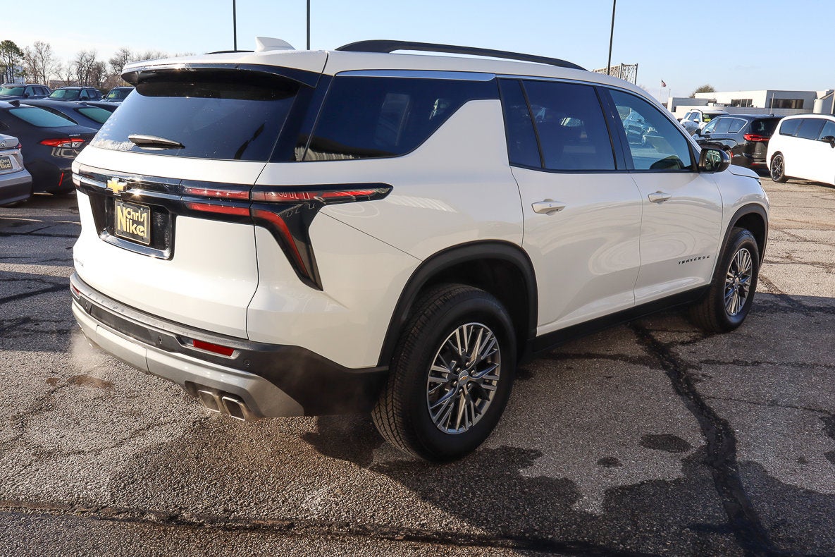 2025 Chevrolet Traverse FWD LT