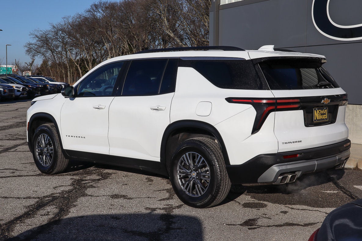 2025 Chevrolet Traverse FWD LT