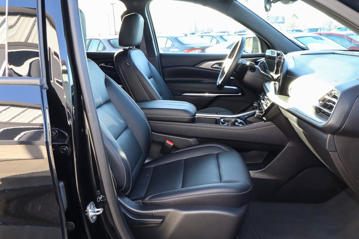 2025 Chevrolet Traverse FWD LT