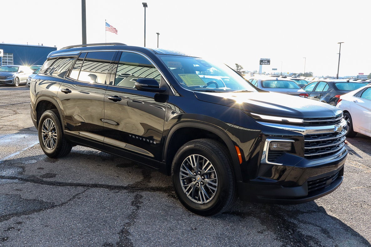 2025 Chevrolet Traverse FWD LT