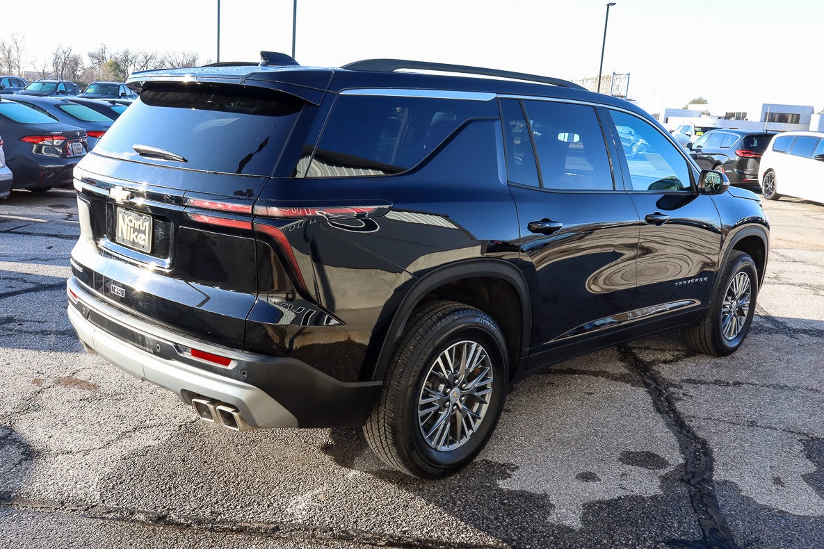 2025 Chevrolet Traverse FWD LT