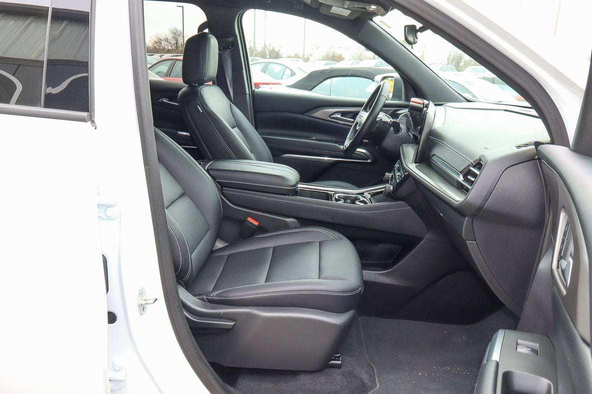 2025 Chevrolet Traverse FWD LT