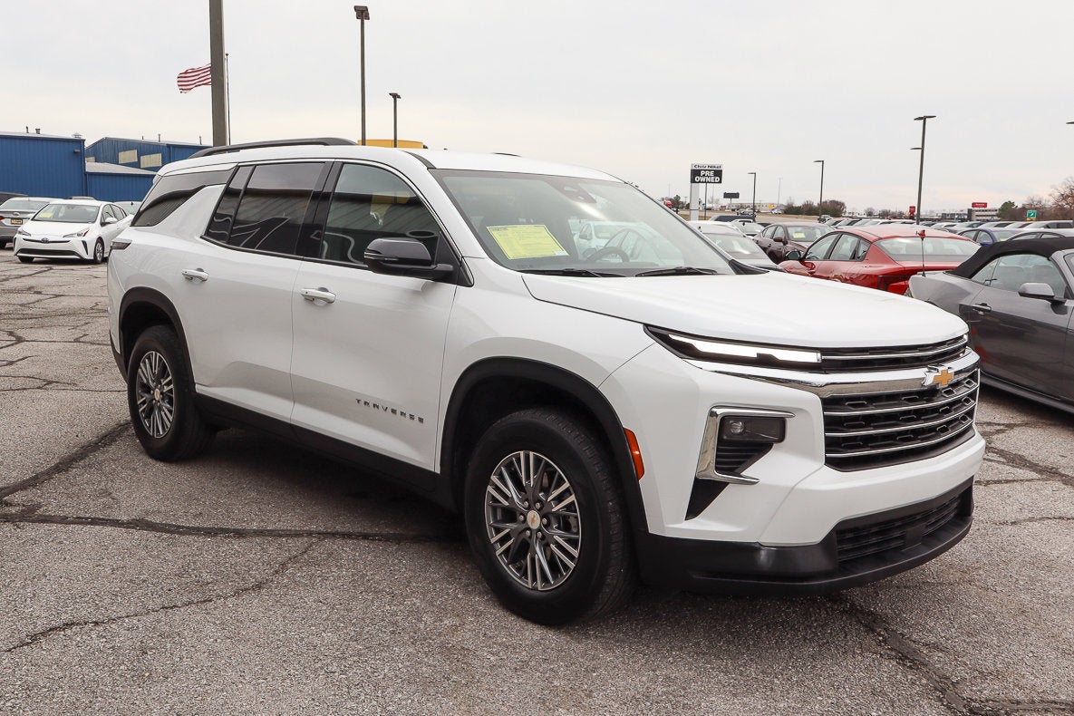 2025 Chevrolet Traverse FWD LT