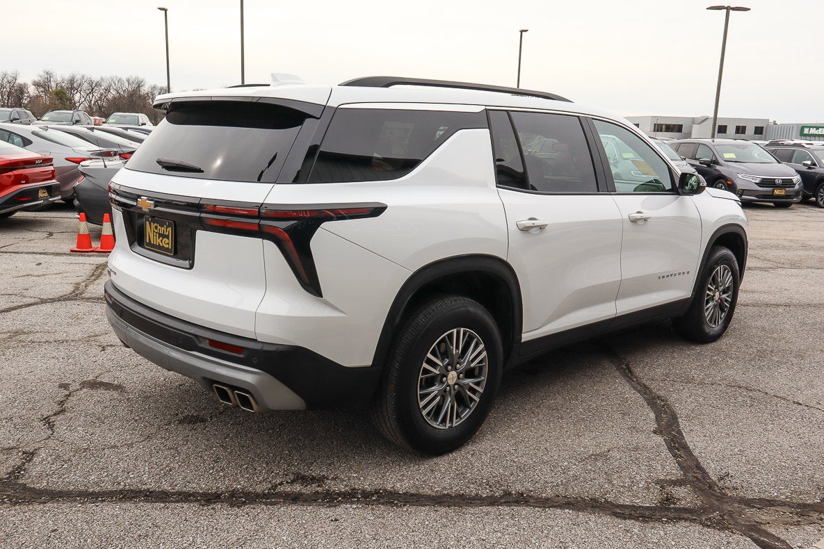 2025 Chevrolet Traverse FWD LT
