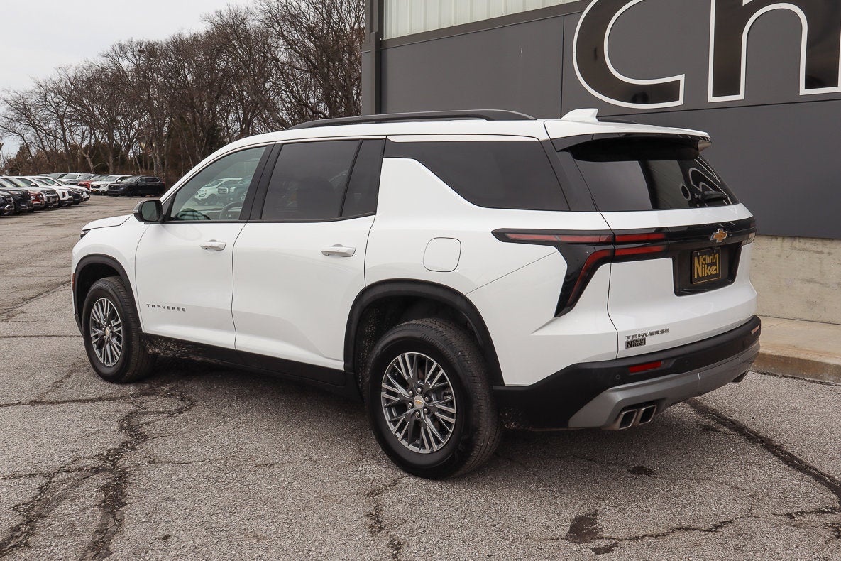 2025 Chevrolet Traverse FWD LT