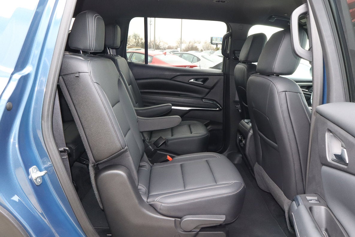 2025 Chevrolet Traverse FWD LT