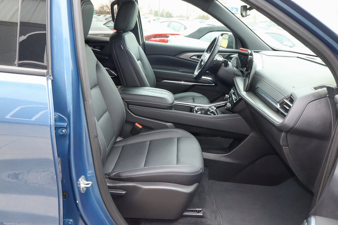 2025 Chevrolet Traverse FWD LT