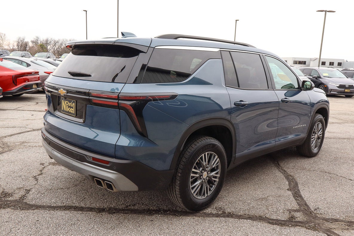 2025 Chevrolet Traverse FWD LT