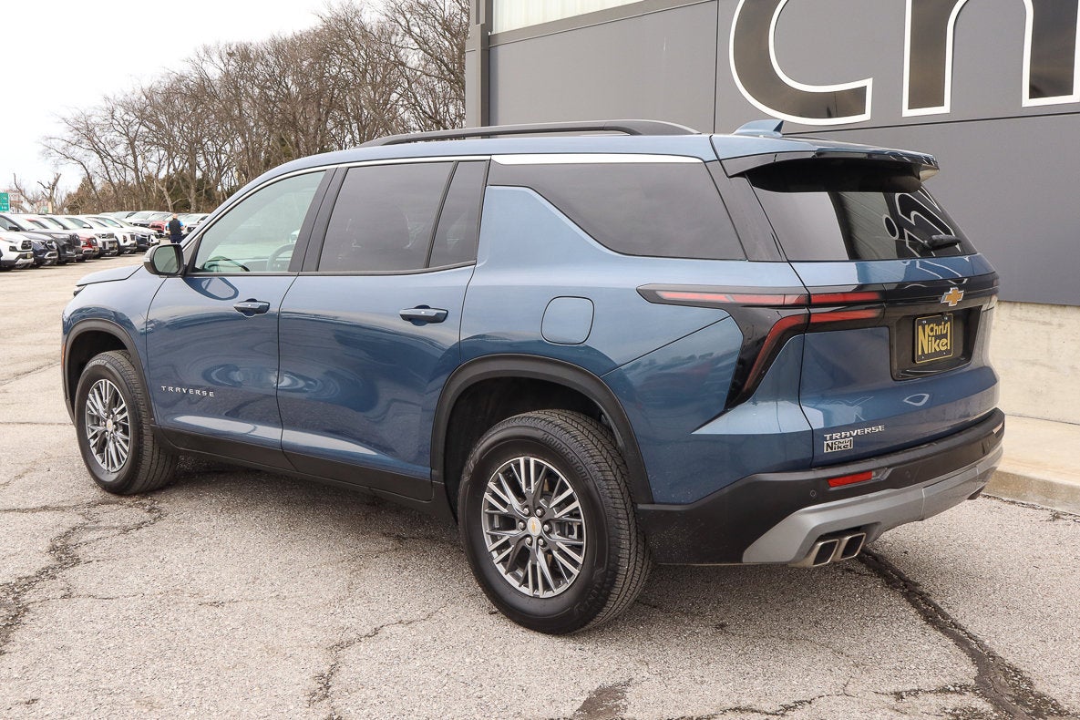 2025 Chevrolet Traverse FWD LT