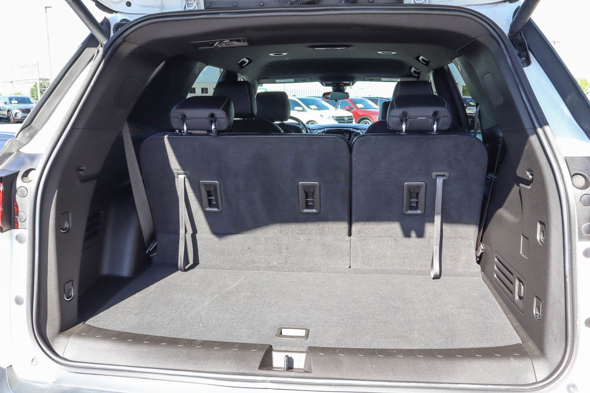 2023 Chevrolet Traverse FWD 4dr LT Leather