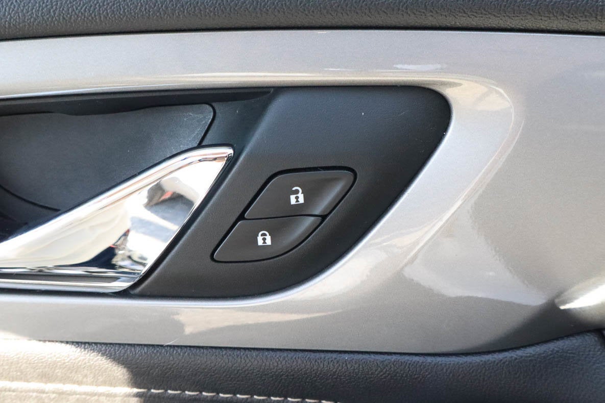 2023 Chevrolet Traverse FWD 4dr LT Leather