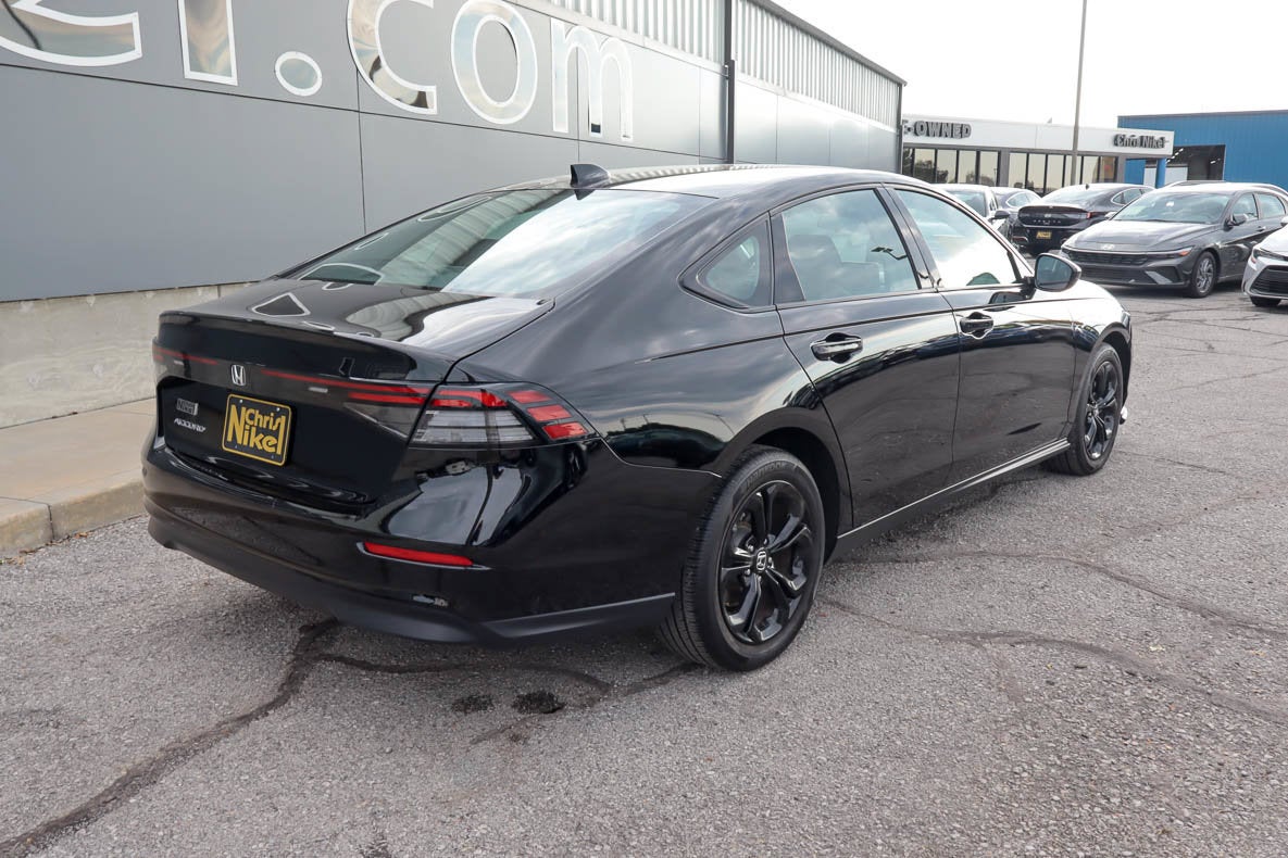 2025 Honda Accord Sedan SE CVT